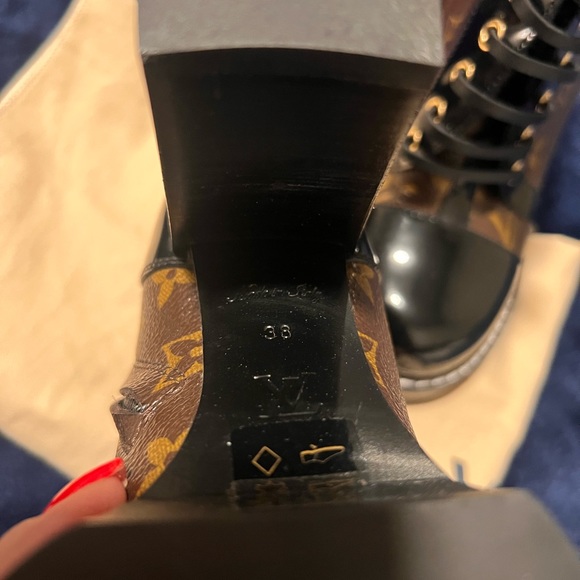 Size 38 Louis Vuitton Star Trail Ankle Boot - Picture 6 of 6